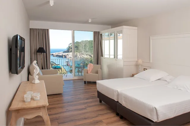 Room, Double Bed, Sea or Beach View، Aiguablava 1/4