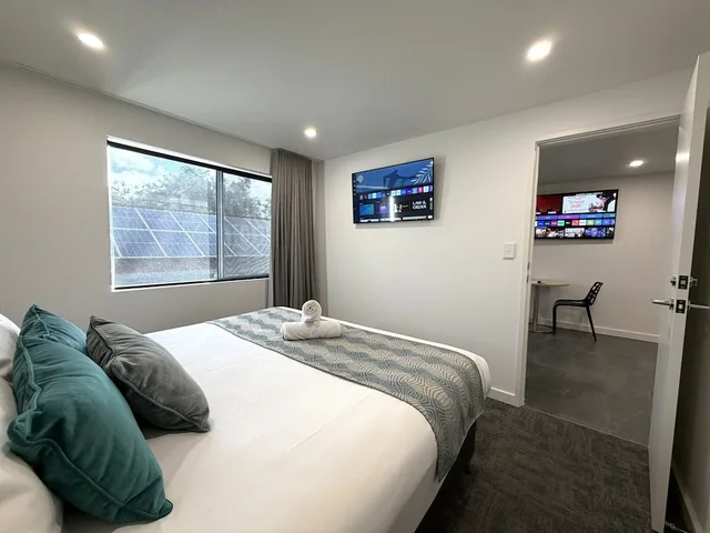 1 Bedroom, Renovated, Superior, Apartment, King Bed، Southport Motel & Apartments 1/9