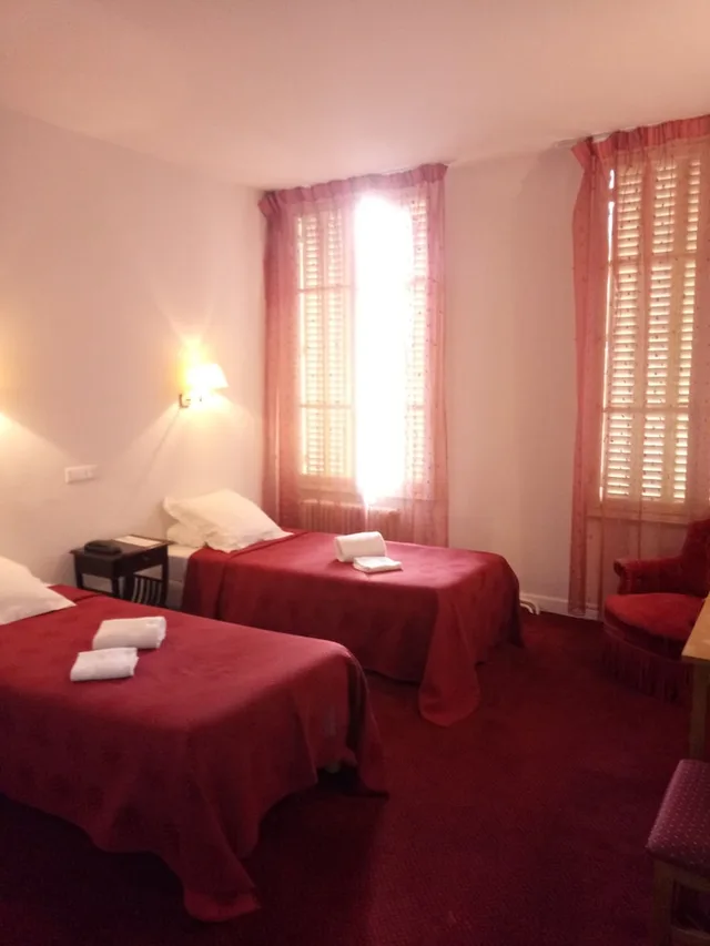 غرفة كومفورت سوبيريور بسريرين منفصلين، Hotel Moderne 1/2