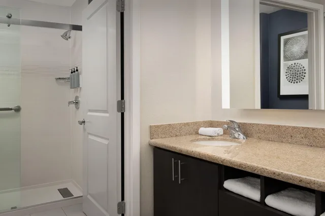 جناح بسرير كينج، Residence Inn Greensboro Airport 3/3