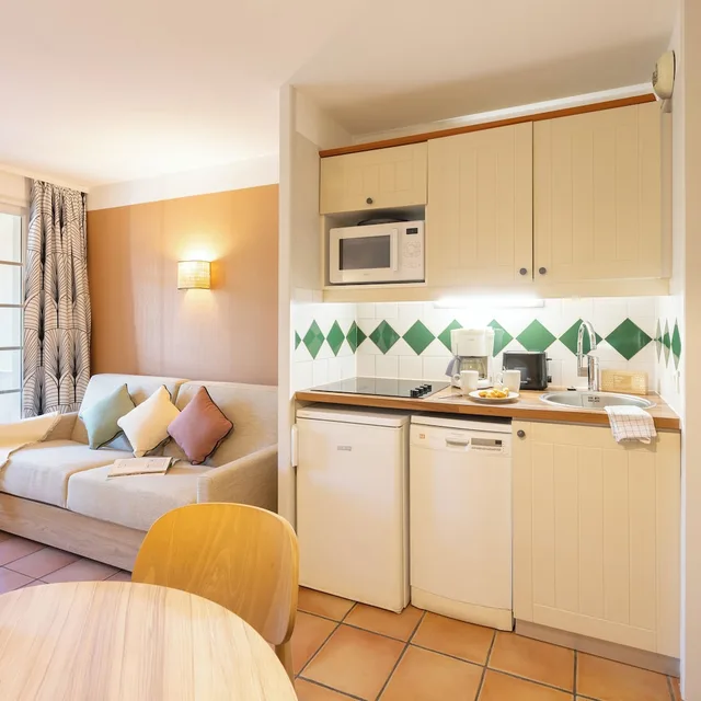 شقة بسريرين منفصلين بغرفة نوم واحدة مع أريكة، Pierre Vacances Residence La Villa Maldagora 7/10