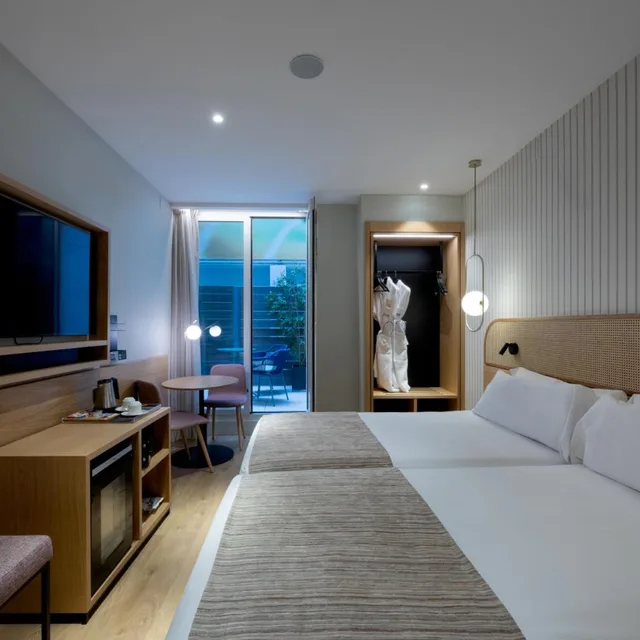 Room, Double or Twin Bed, Balcony or Terrace، Catalonia Diagonal Centro 2/4