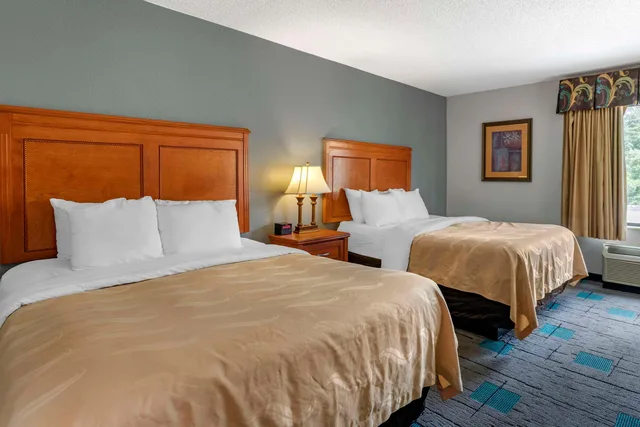 غرفة رباعية بسريرين كوين، Quality Inn & Suites Chattanooga West near Lookout Mountain 1/7