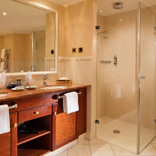 جناح غراند بإطلالة على البحر، Hotel Gran Belveder 3/5