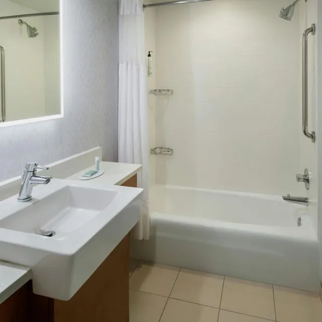 جناح بسريرين كوين مع سرير سحّاب إضافي مع أريكة، SPRINGHILL SUITES MT. LAUREL CHERRY HILL 4/5