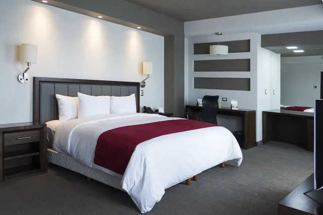 جناح بسرير كينج بحوض جاكوزي، Best Western Plus Santa Cecilia Pachuca 3/10