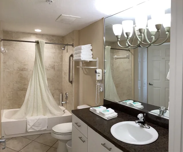 جناح بسرير كوين بإطلالة على المسبح بغرفة نوم واحدة، Vacation Village At Weston 5/6