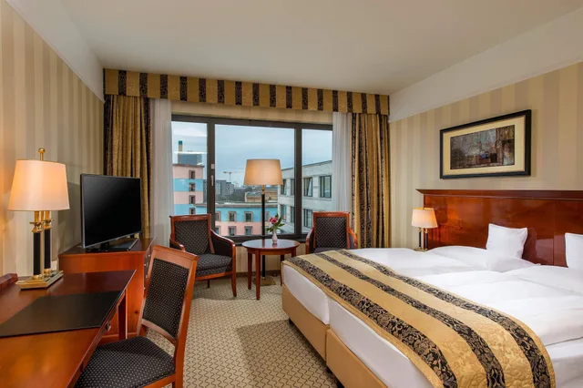 غرفة كلاسيكية بسرير كينج، JW Marriott Hotel Berlin 6/10