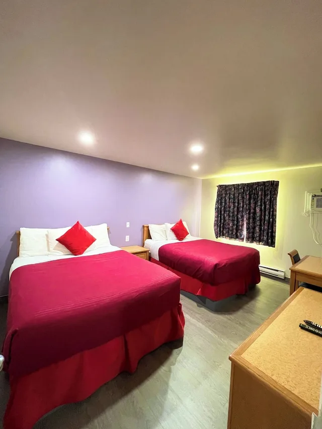 Efficiency, 2 Double Beds، Thriftlodge By Wyndham Moncton 2/2
