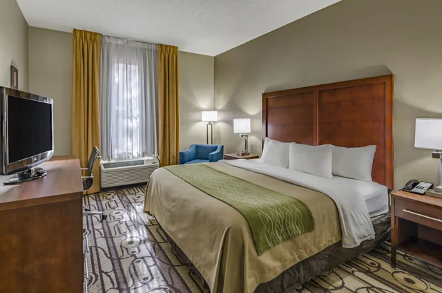 غرفة قياسية بسرير كينج، Comfort Inn Staunton 2/2