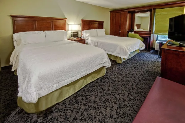غرفة بسريرين كوين مع أريكة لذوي الإعاقة، Hampton Inn By Hilton Charlotte Matthews 3/4