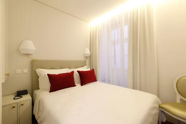Mini, Double Bed, Interior View، Hotel Lis Baixa 1/1