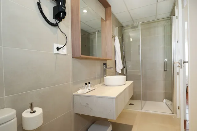 غرفة قياسية بشرفة مفردة بسريرين منفصلين مع أريكة، Hotel Montepiedra 6/8
