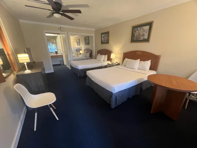 غرفة بسريرين مزدوجين، Grand Palms Resort 5/6