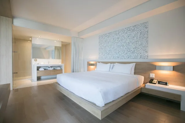 جناح بسرير كينج مع أريكة، Hotel du Domaine, an Ascend Collection Hotel 1/3