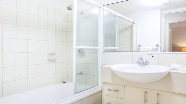 2 Bedrooms, Apartment, Queen and Twin Beds, Mari Court Resort 6/10