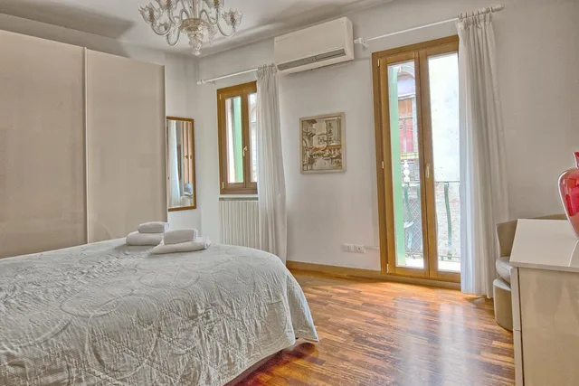 شقة بإطلالة على القناة بغرفتي نوم، Charming Venice Apartments 6/10