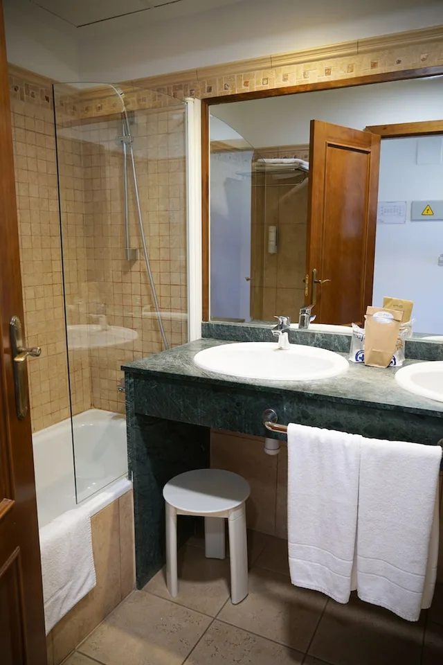 جناح جونيور بسريرين مزدوجين، Ohtels Cabogata 8/8