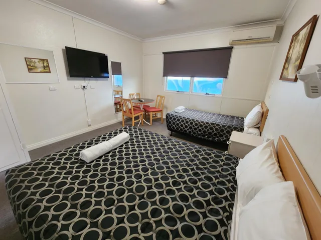 غرفة ديلوكس بسريرين منفصلين، HUME INN MOTEL 1/1