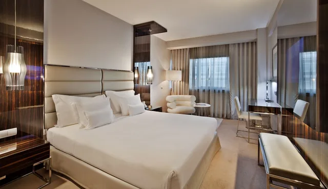 غرفة بريميير ديلوكس بسرير كوين، Altis Grand Hotel 3/10
