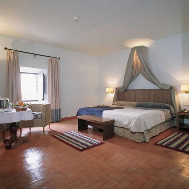 غرفة بسرير مزدوج أو سريرين منفصلين مع سرير إضافي، Parador De Trujillo 3/10
