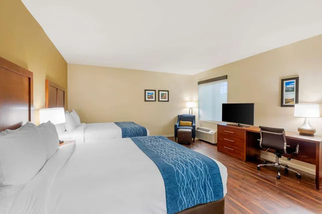 غرفة بسريرين كوين، Comfort Inn & Suites Near Ontario Airport, CA 2/4