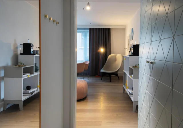 جناح ركني، Radisson Blu Scandinavia 1/2