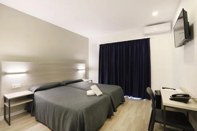Standard, Double Bed, Balcony or Terrace، Brasil Hotel 1/2