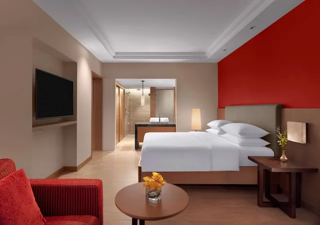 غرفة عائلية بسرير كينج مع أريكة، Hyatt Regency Kuantan Resort 2/3