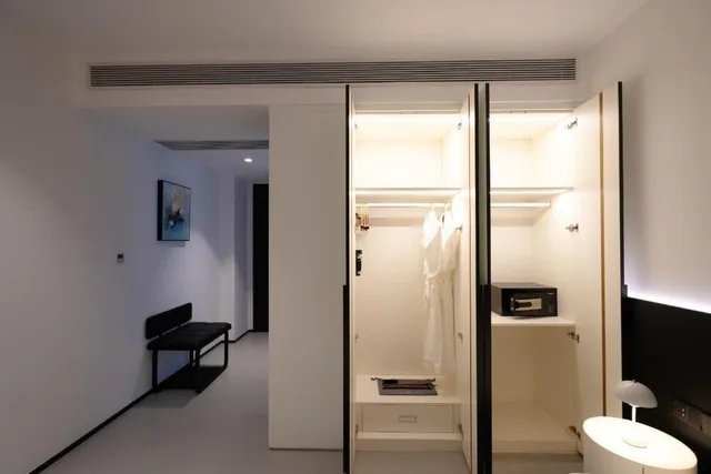 غرفة سوبيريور بسريرين منفصلين بإطلالة على المدينة، One Riviera Hotel and Residences 5/5