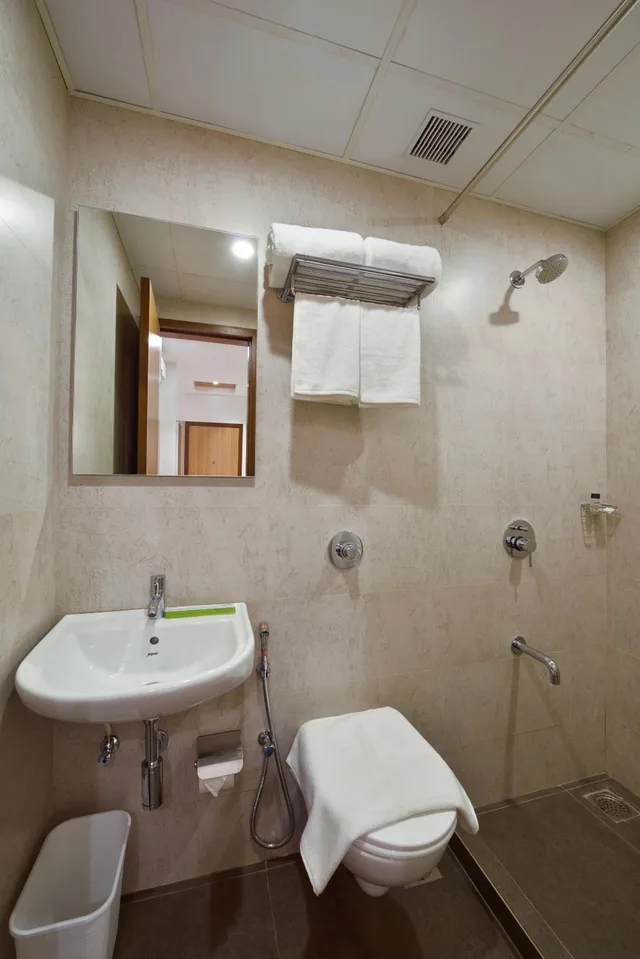 غرفة سوبيريور مفردة، Hotel Leafio Mumbai 5/17
