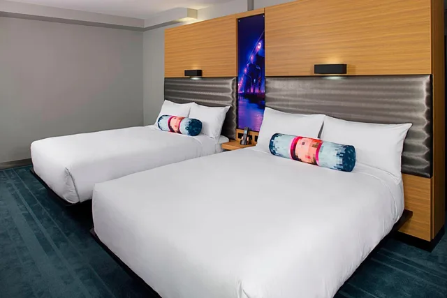جناح بسرير كوين بإطلالة على المدينة بشرفة لذوي الإعاقة، Aloft Miami Brickell 1/2