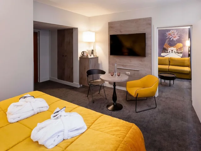 Junior Suite, King Bed, Sofa, Mercure Nancy Centre Place Stanislas Hotel 1/3