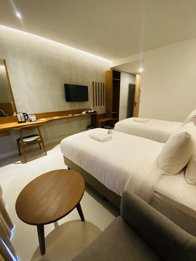 غرفة ديلوكس بسريرين منفصلين بإطلالة على الحديقة، Kambaniru Beach Hotel and Resort 4/6