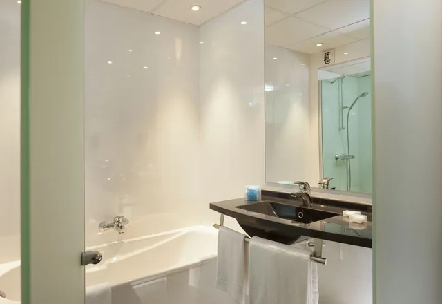 غرفة بريستيج بسرير مزدوج، Escale Oceania Aix Hotel 3/3