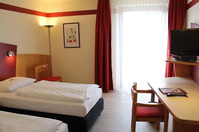 غرفة قياسية بسريرين منفصلين، Arvena Park Nuremberg 6/10