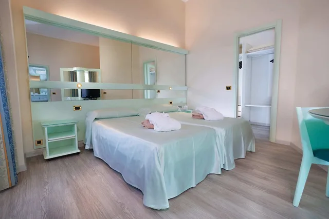 جناح جونيور بسرير كوين، Savoia Thermae Spa 3/10