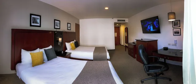 غرفة بسريرين مزدوجين، Sheraton Leon 1/8