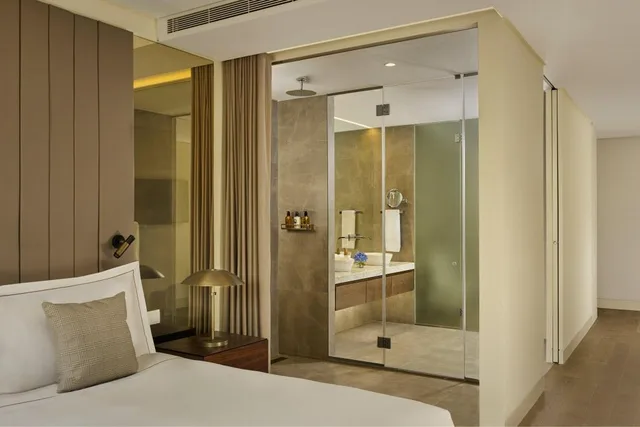 1 Bedroom, Garden Suite, Apartment, King Bed, Golf Course View, Sofa, Garden Access, Garden Floor، Penha Longa Resort 5/6