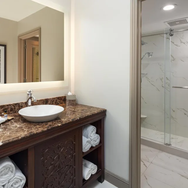 جناح بسرير كينج بإطلالة على المسبح، Hyatt Regency Coral Gables 2/5