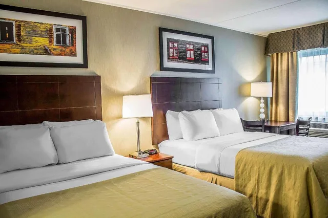 غرفة بسريرين مزدوجين للمدخنين، Quality Inn Cambridge 2/3