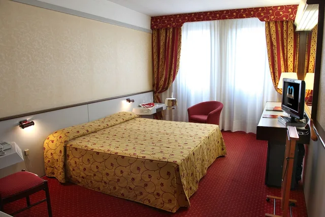 غرفة كلاسيكية بسريرين منفصلين، Maxim Hotel 3/5
