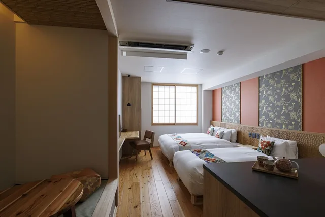 غرفة ديلوكس عائلية بفراش فوتون وسرير فردي وسرير كوين، Hotel Kanazawa Zoushi 5/6