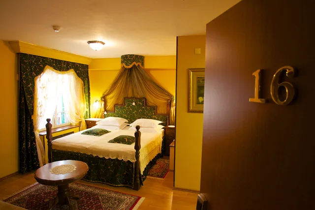 Superior, Hotel Pasike 6/9