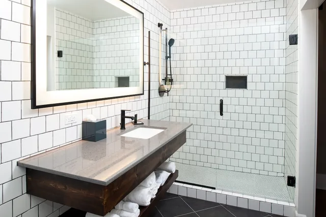 2 Bedrooms, Suite, 1 King and 2 Queen Beds, Hotel Indigo Spokane Downtown 10/10