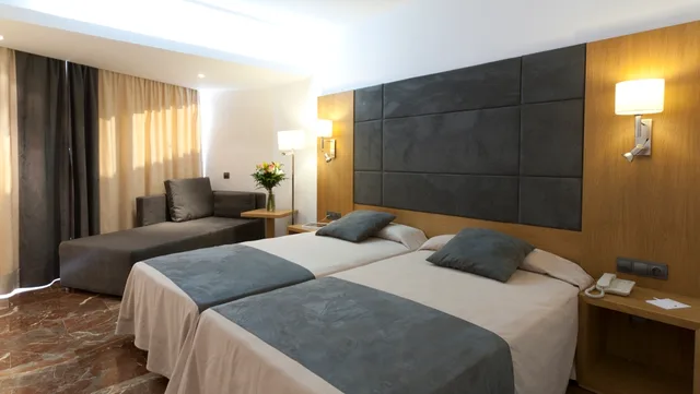 غرفة قياسية بسرير مزدوج، Mirador Hotel 1/2