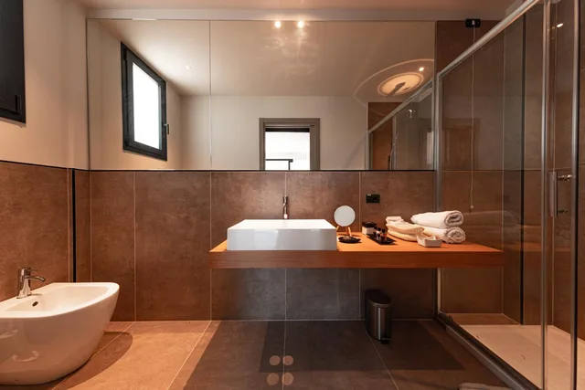 غرفة بسرير كينج بإطلالة على المسبح، Insulae Resort 3/5