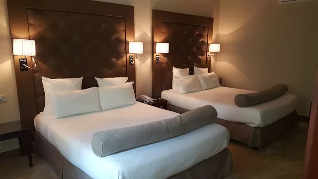 Executive, 1 Queen and 1 Murphy Bed, Queen Murphy Bed، Hotel Saint Cyr Etoile 8/10