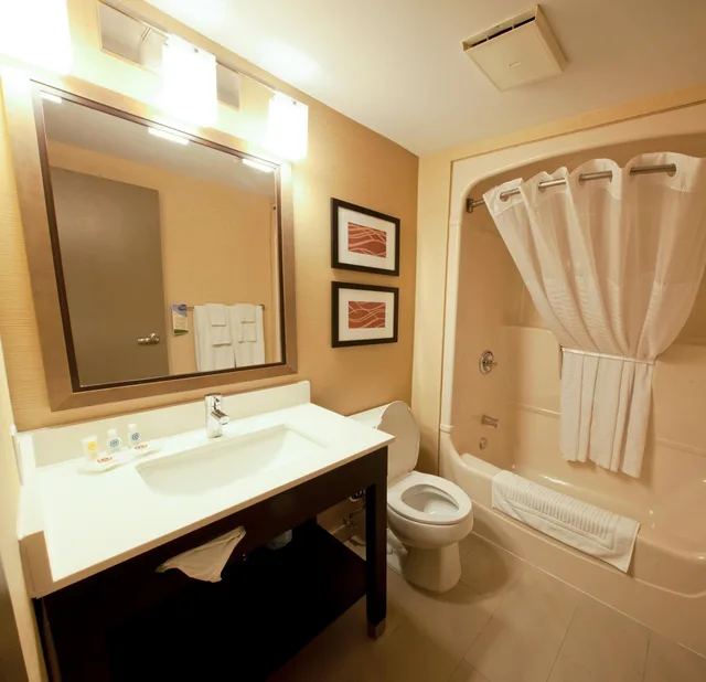 غرفة بسريرين كوين في الطابق الأرضي، Comfort Inn Chatham 6/6