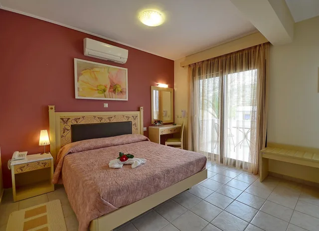 غرفة بسرير مزدوج، Emporios Bay Hotel 2/10